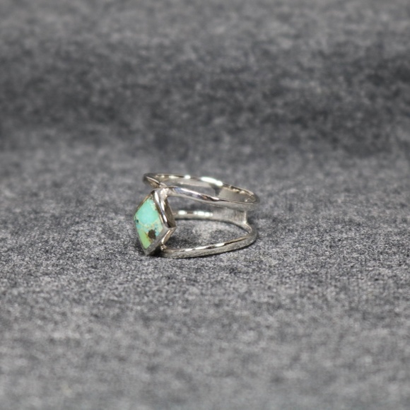 925 sterling silver genuine turquoise Ring - Picture 4 of 9